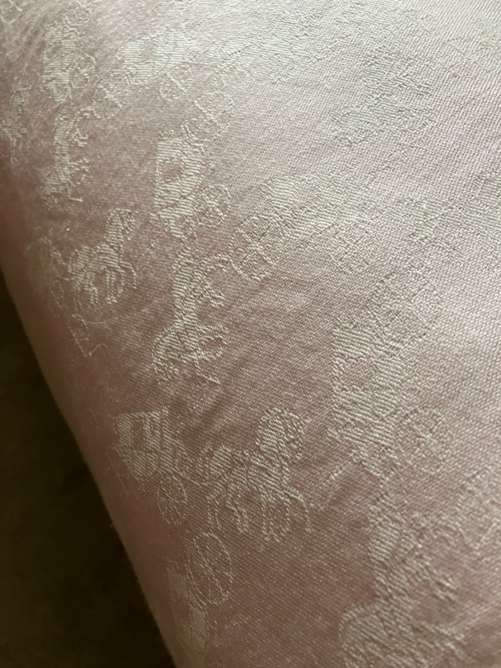 COACH. Soft Pink Stagecoach & Horse Jacquard Scarf. PALE Pink. Good Used Cond. - Picture 15 of 15